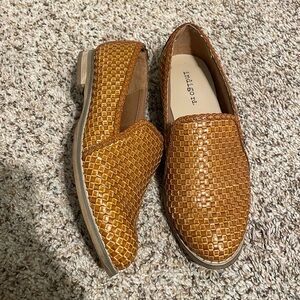 Indigo rd. Brown women’s loafers 
Great condition worn 2 times 
Size 6